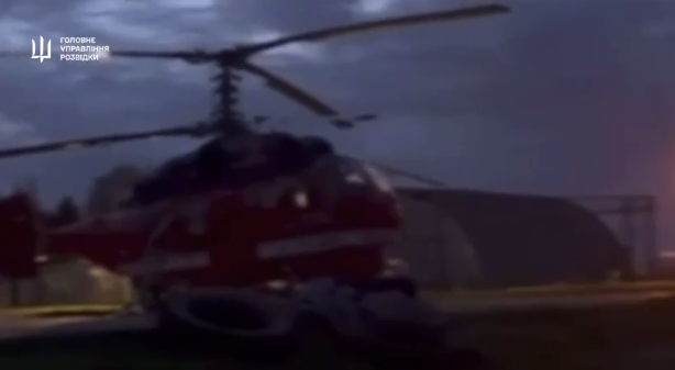 Российский вертолет Ка-32 унижен на аэродроме в москве, видео