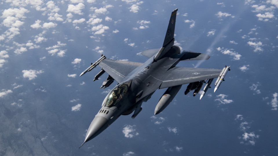 Перші винищувачі F-16 можуть з'явитись в Україні після Великодня, — Повітряні сили