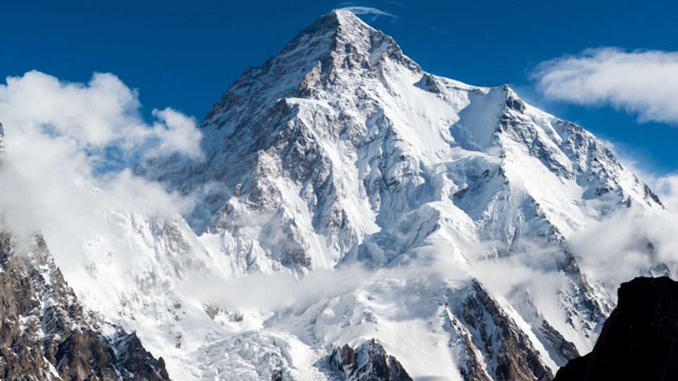 Верховный суд Непала обязал правительство ограничить количество разрешений на восхождение на Эверест