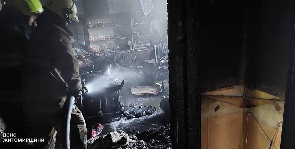 На Житомирщине из-за неосторожности при курении дотла сгорела квартира