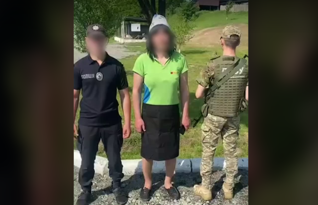 Фэшн-лук, макияж и парик: украинец пытался пересечь границу с Румынией, «вооружившись» паспортом сестры, видео