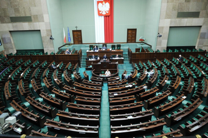 Спецслужби Польщі виявили прослушку у приміщенні, де мало відбутися виїзне засідання уряду