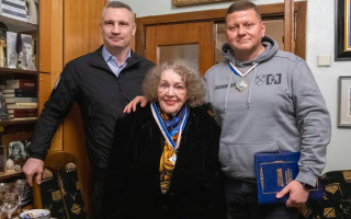 Валерий Залужный и Лина Костенко получили звание почетных граждан Киева