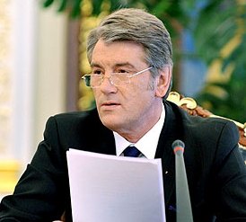 Ющенко представит харьковчанам обновленную Конституцию