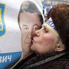 Ющенко "тащится" от  "скандального" искуства