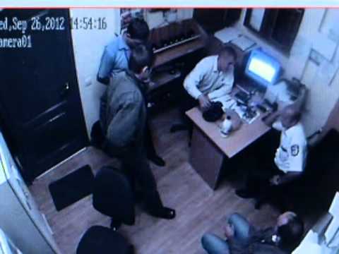 Видео из комнаты охраны, где убили троих человек