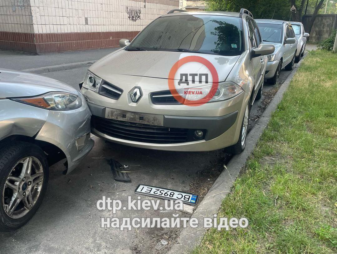 В Киеве пьяная девушка взяла у парня авто прокатиться и протаранила 5 машин,  фото / В Украине / Судебно-юридическая газета