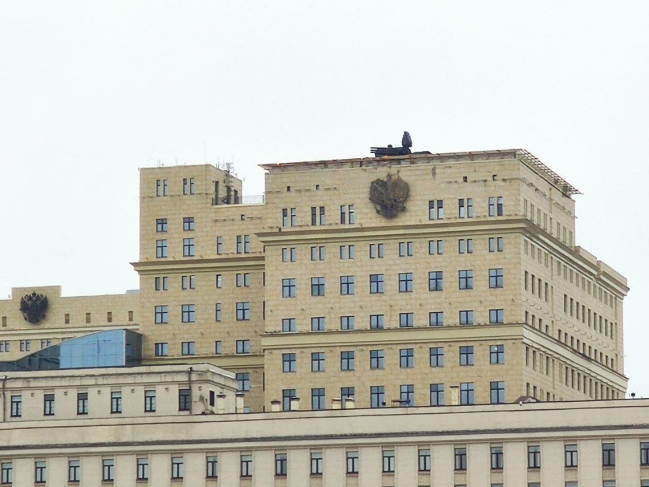 На крышах домов в Москве устанавливают системы ПВО: фото и видео / В мире /  Судебно-юридическая газета