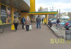 Рынок «Позняки» закрыт на карантин, а туалетной бумаги и соли предостаточно — карантин в Киеве 1 апреля