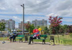 Как Киев 10 мая готовится к смягчению карантина: парикмахерские прибираются к открытию, все больше детей на улицах