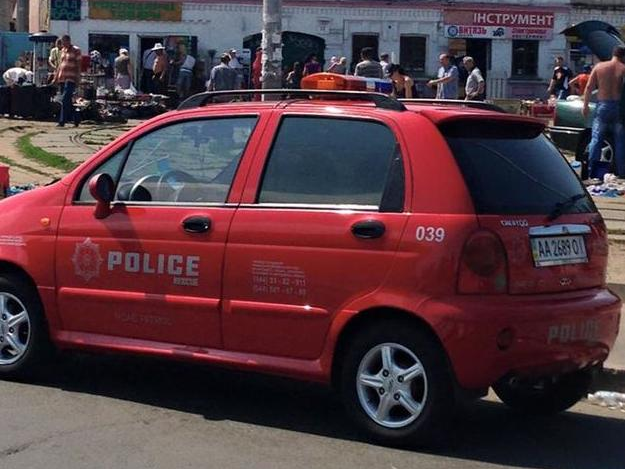 Что за красные полицейские автомобили ездят по Киеву?