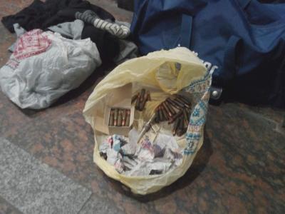 Пограничники Львовского отряда обнаружили на вокзале сумку с боеприпасами.ВИДЕО