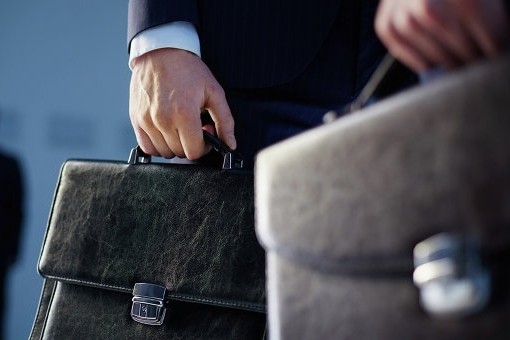 К чему приведут низкие зарплаты государственных служащих