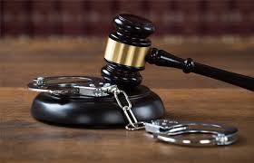 За разворовывание госсредств служащим предприятия грозит до 12 лет