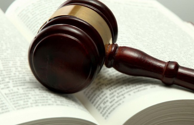 Хто буде платити за послуги юриста в цивільному процесі