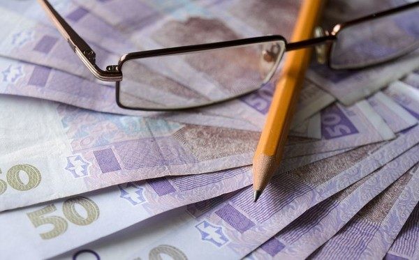 Президент поручил повысить пенсии