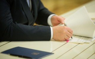 Порошенко узаконил соцзащиту пострадавшим от взрыва на ЧАЭС