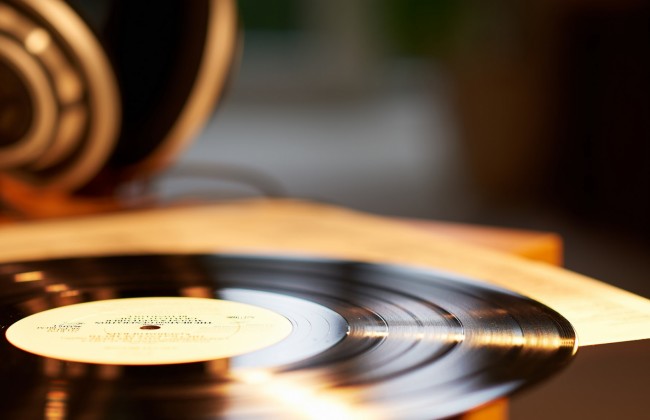 Повернення ретро: Sony відновить виробництво вінілових платівок