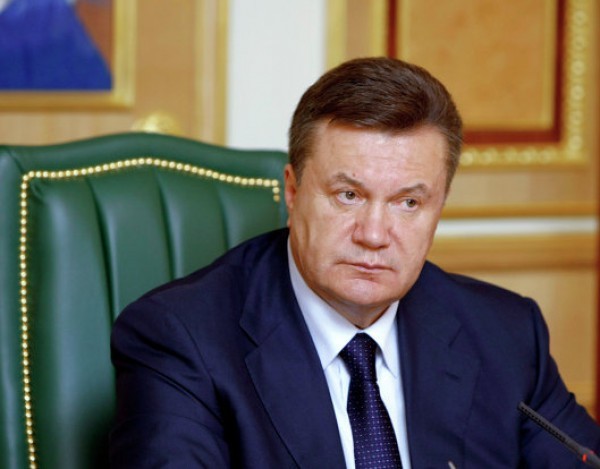 Янукович требует у Печерского суда защитить его деловую репутацию