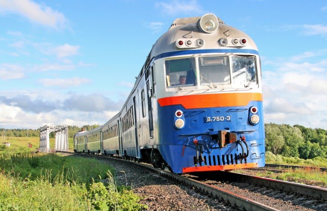 «Укрзализныця» закупит 11 вагонов-трансформеров