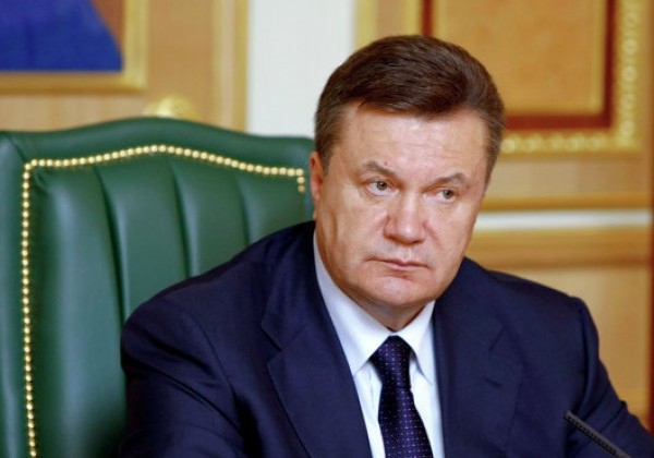 Янукович требует у Печерского суда защитить его деловую репутацию