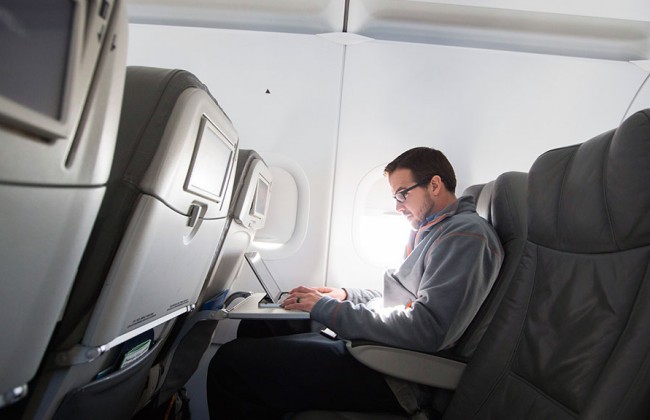 В США отменили запрет на ноутбуки в самолетах