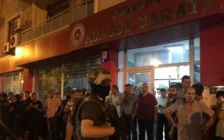 У Туреччині невідомий напав на будівлю суду: є жертви