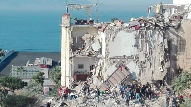 В Неаполе рухнул дом: до восьми пострадавших. ФОТО