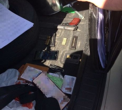 СБУ затримало 29 осіб біля будівлі консульства Польщі в Україні. ФОТО