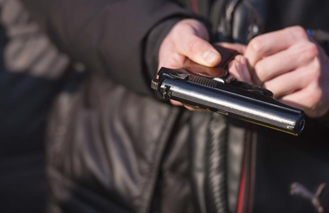 В Киеве на Позняках выстрелили в лицо велосипедисту