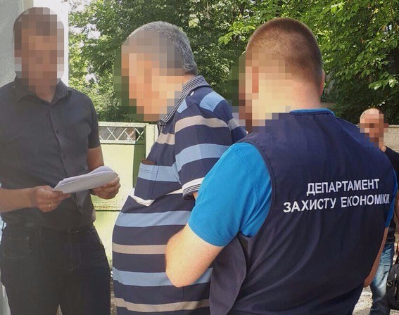 В Киеве адвокат погорел на крупной взятке. ФОТО