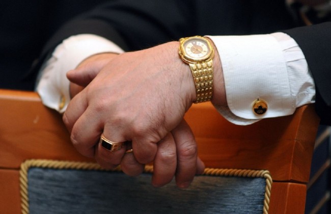 Помошника нардепа заподозрили в крупном мошенничестве