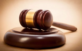 Активисты угрожали суду пикетом