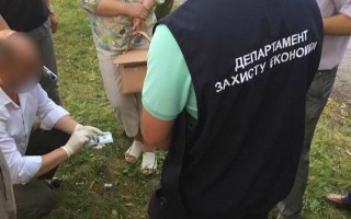 На Хмельнитчине на взятке задержали замдиректора медколледжа