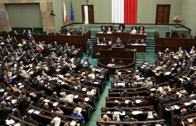 Парламент Польши наделил себя правом назначать судей