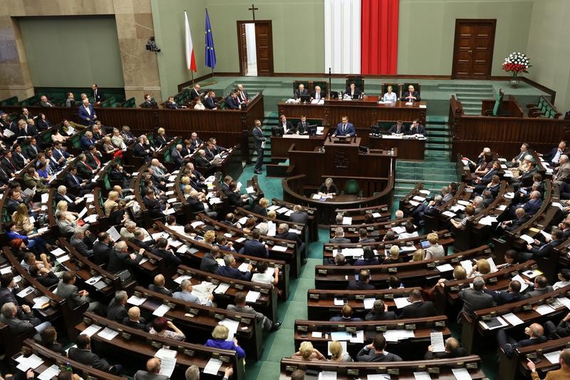 Парламент Польши наделил себя правом назначать судей
