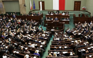 Парламент Польши наделил себя правом назначать судей