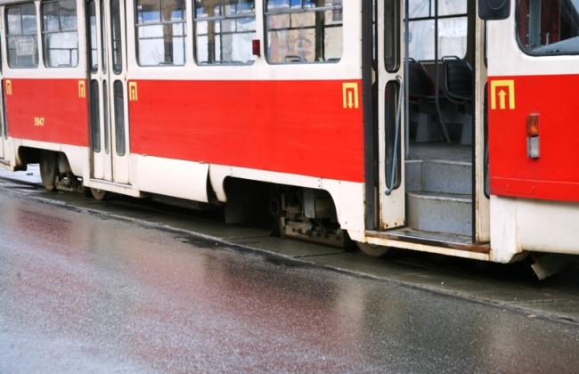 В Харькове пешехода сбил трамвай