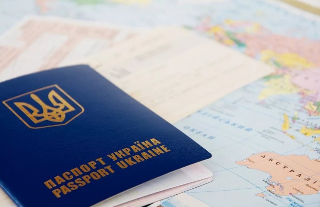 Мошенники-посредники наживаются на загранпаспортах