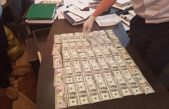 Мужчина на Волыни пытался подкупить прокурора. ФОТО