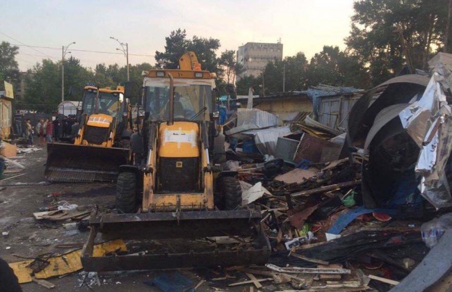 Мер Києва веде діалог з бізнесом: соцмережі жорстко критикують нічний погром ринку