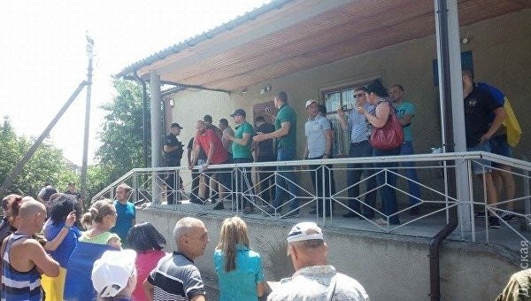 Полиция задержала 10 человек за нападение на Ширяевский райсуд Одесской области