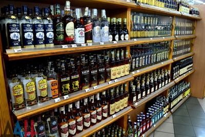 Суд подтвердил законность запрета продажи алкоголя ночью в Киеве