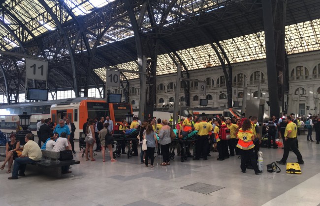 В Іспанії електричка протаранила перон: є поранені. ФОТО