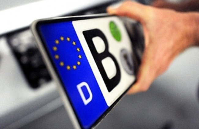 Хто і чому може залишитися без автомобіля з іноземними номерами