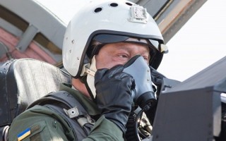 Как Порошенко  на военном истребителе  летал (видео)