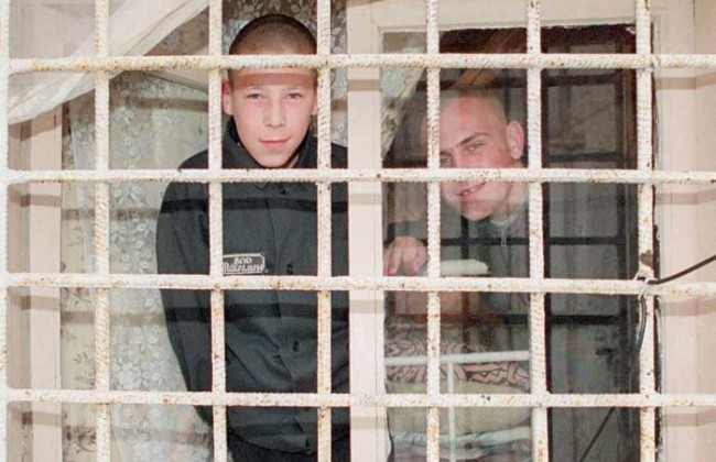 Чем руководствуются суды, сажая малолетних нарушителей за решетку