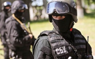 Задержаны преступники, незаконно собирающие конфиденциальную информацию о людях (ФОТО)