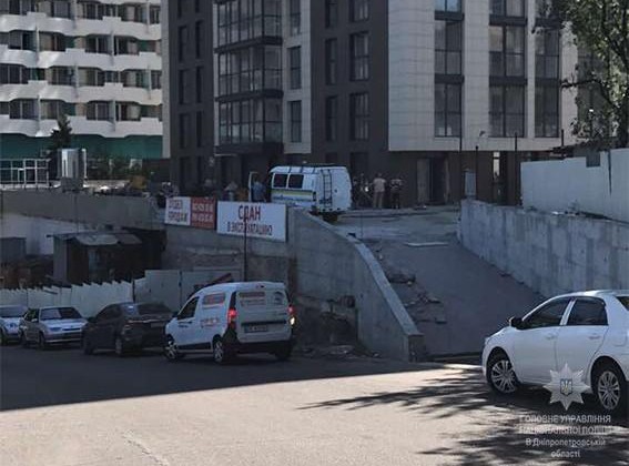 Средь бела дня в Днепре расстреляли мужчину