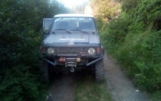Убегая от пограничников, контрабандисты бросили в горах автомобиль и партию сигарет
